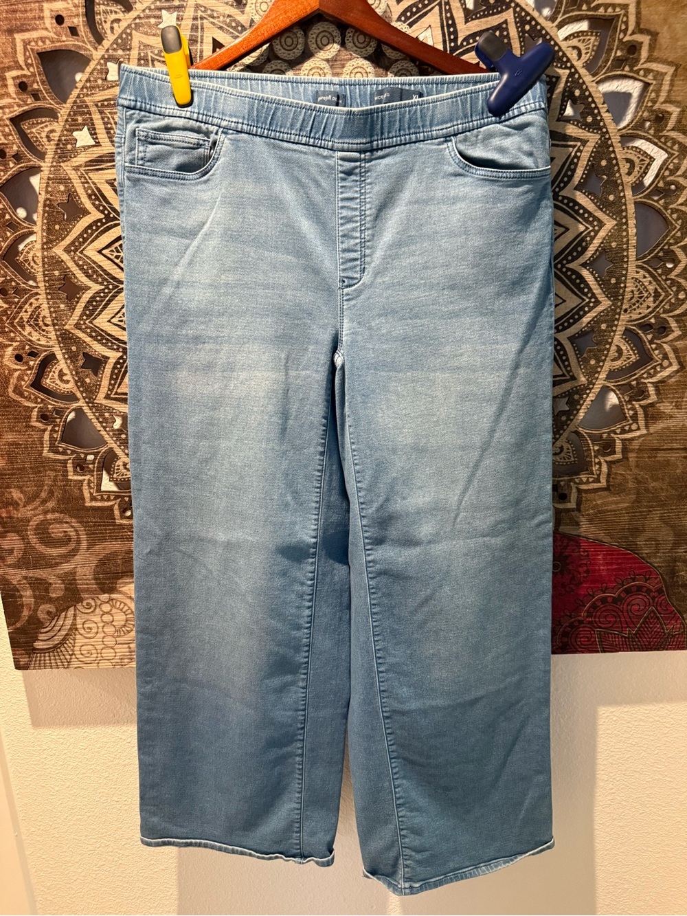 Light Blue Women’s Wide-Leg Jeans